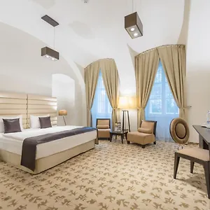 4* מלון Buda Castle